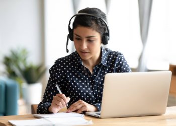 How much can an online transcriber earn in South Africa